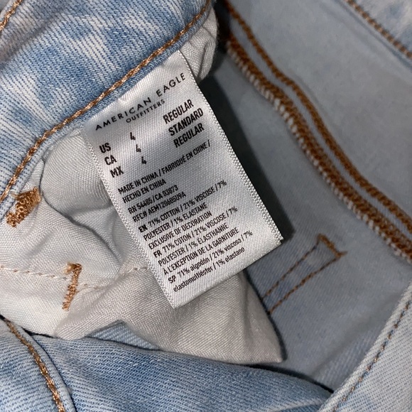 American Eagle Ripped Jean - Picture 4 of 5